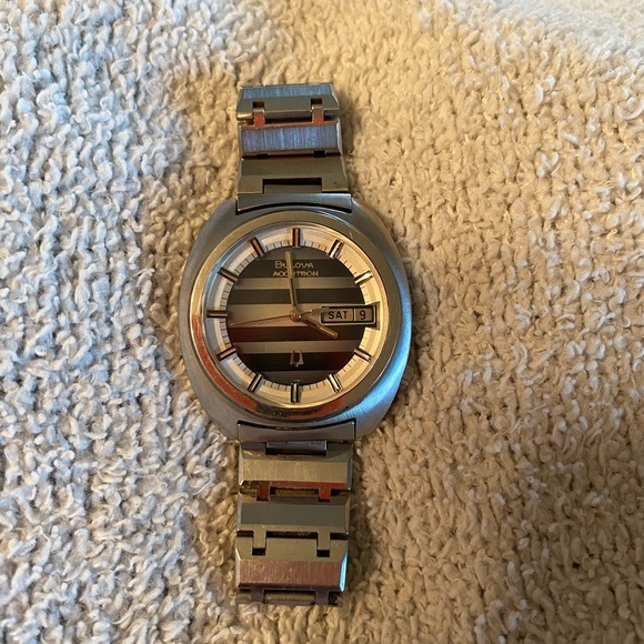 1974 BULOVA Accurton Vintage Day Date Retro Mens Stainless Steel Watch - Picture 11 of 14